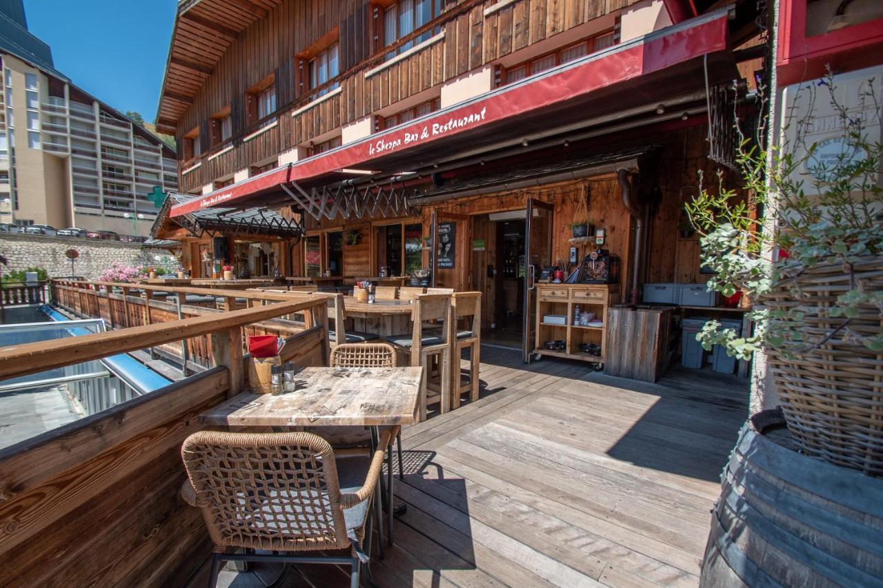 Hotel Le Sherpa Ле дез Альп Экстерьер фото
