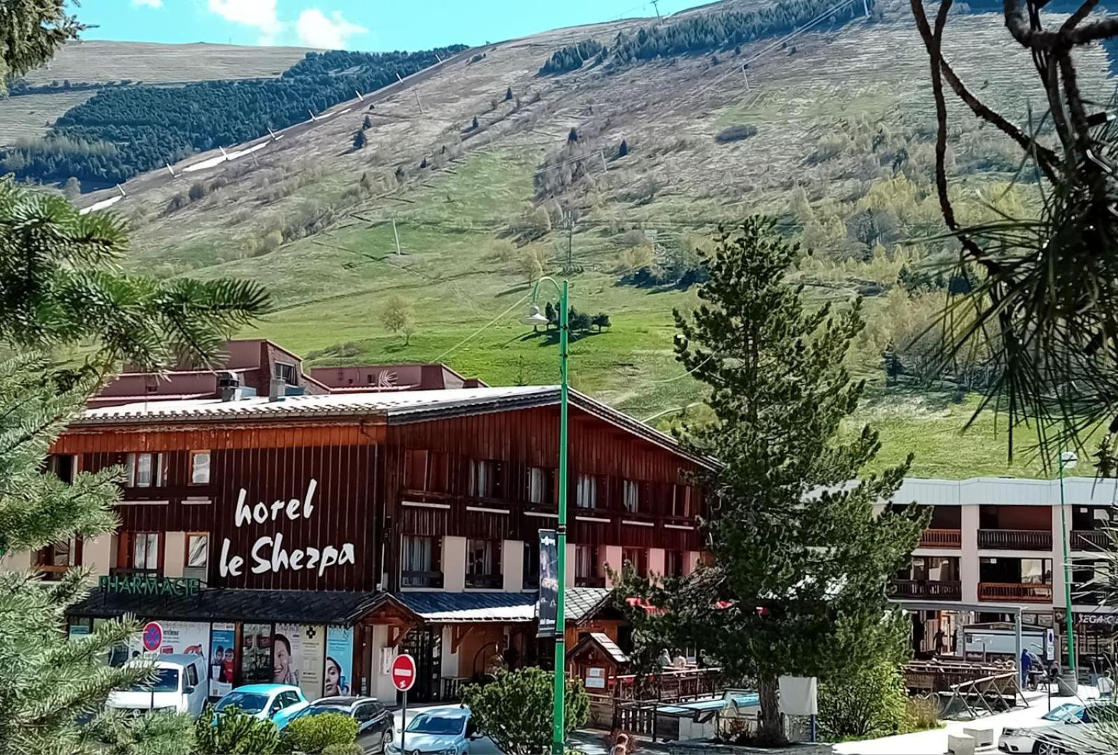 Hotel Le Sherpa Ле дез Альп Экстерьер фото