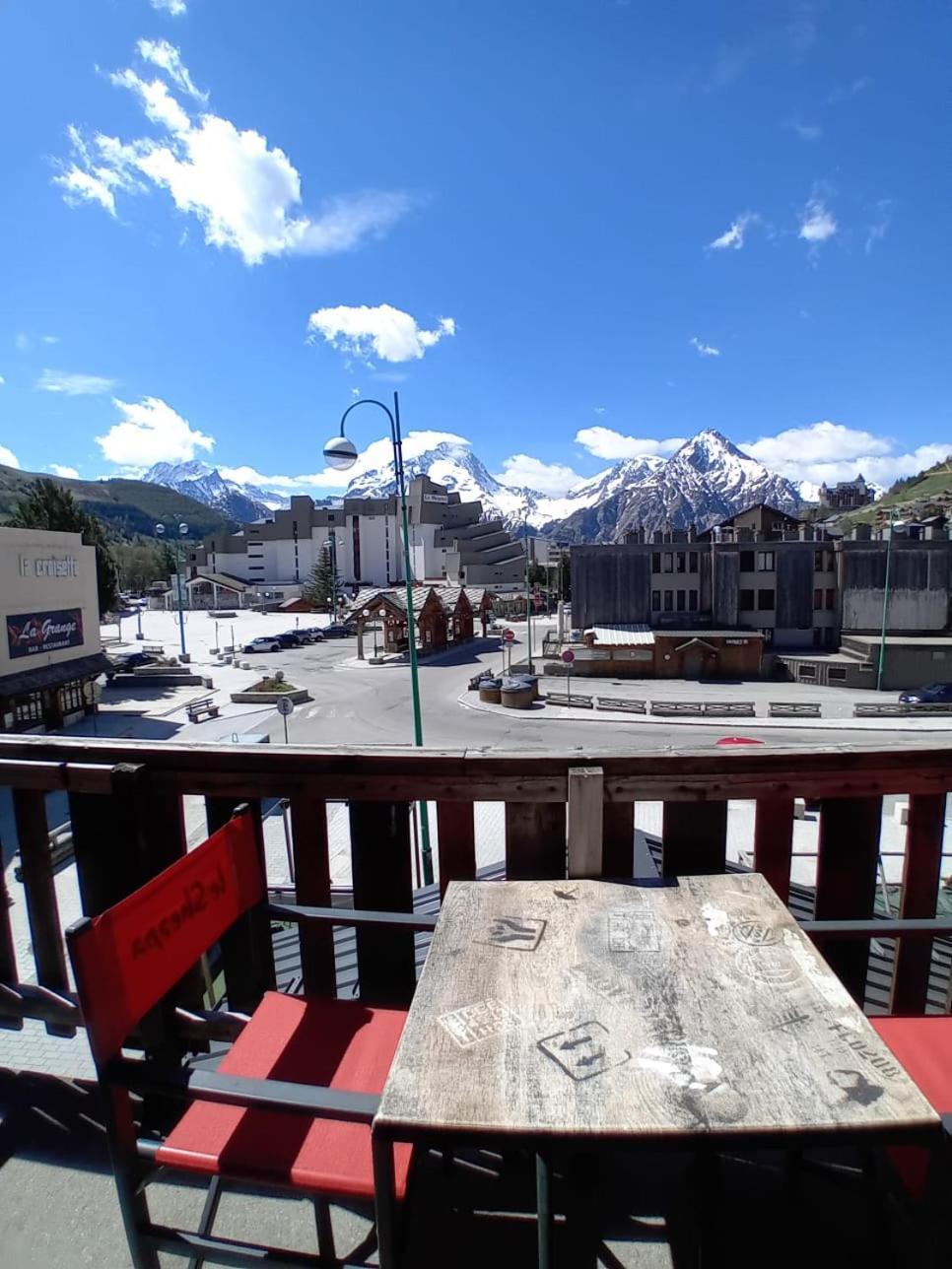 Hotel Le Sherpa Ле дез Альп Экстерьер фото